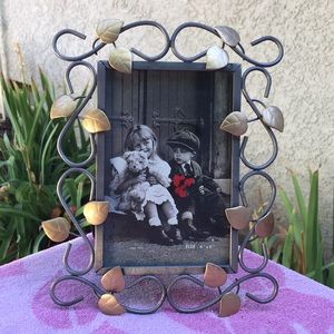 Metal Intertwined leaf leaves Picture Frame 🖼 Home Decor 4” x 6” photo holder